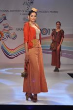 at NIFT Graduation fashion show in Lalit Hotel on 20th May 2012 (32).JPG